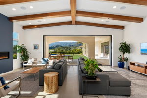 07 - Living Area