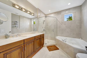18666 NW 54th Ct, Miami Gardens, FL 33055, US Photo 37