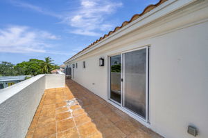 18666 NW 54th Ct, Miami Gardens, FL 33055, US Photo 13