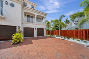18666 NW 54th Ct, Miami Gardens, FL 33055, US Photo 2