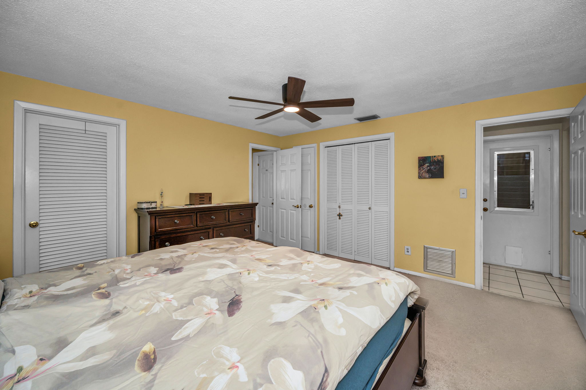 Primary Bedroom1b-e