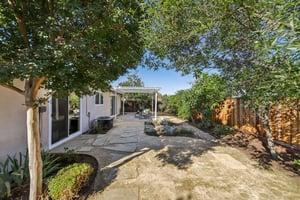 Cassandra Pl-S2806-041.jpg