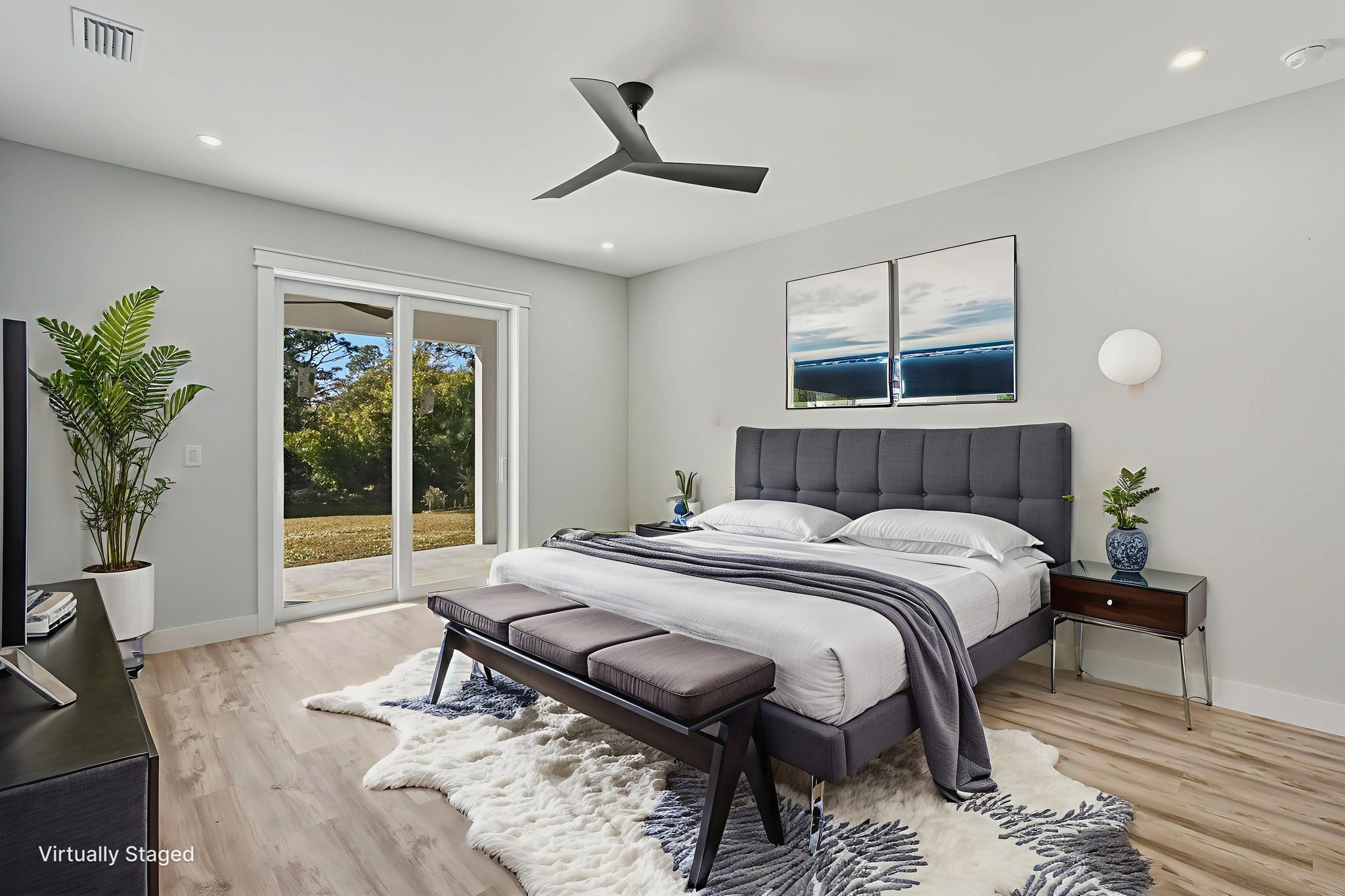 DSC05546 virtually staged.jpeg