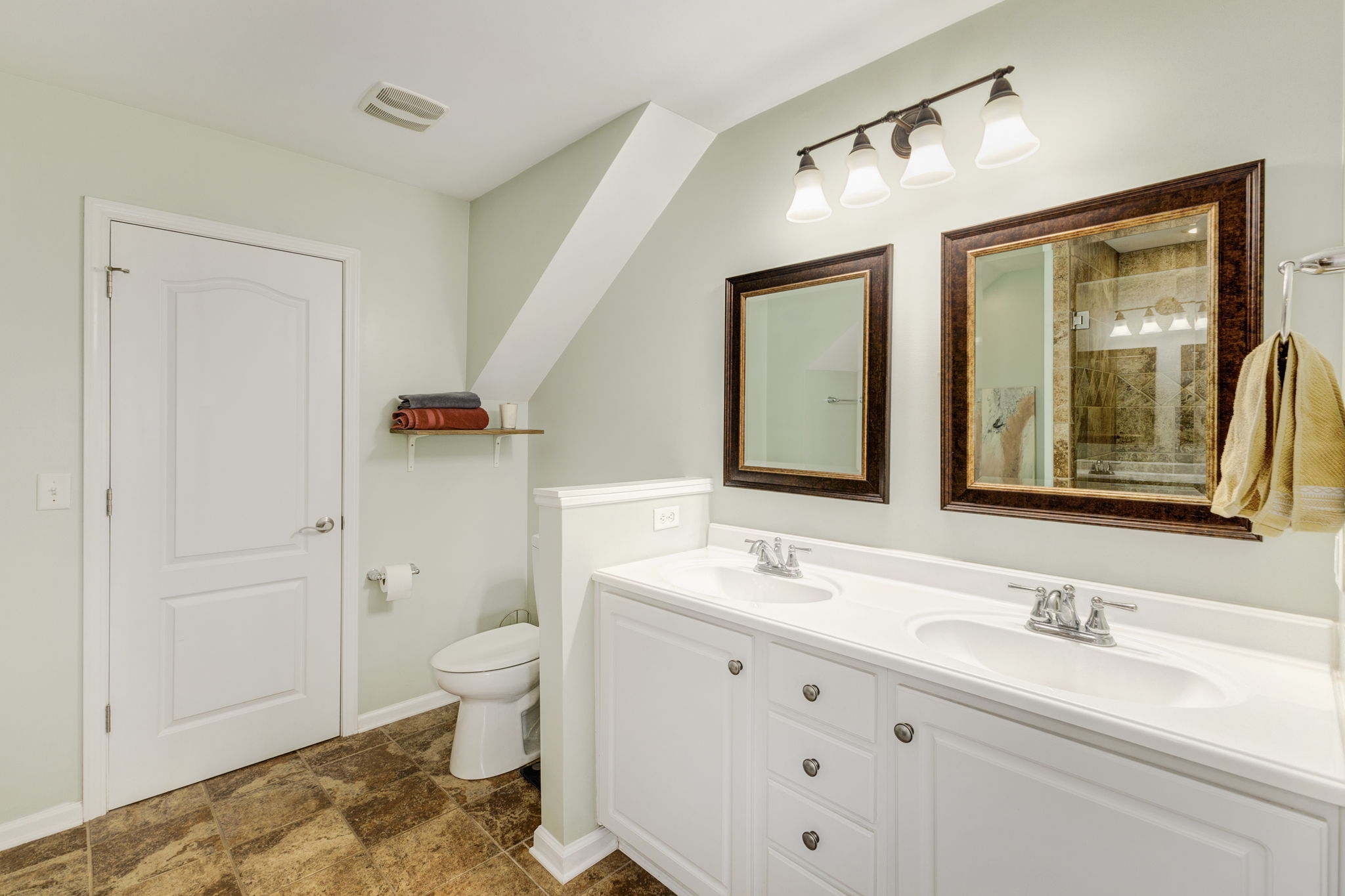  Photo 36