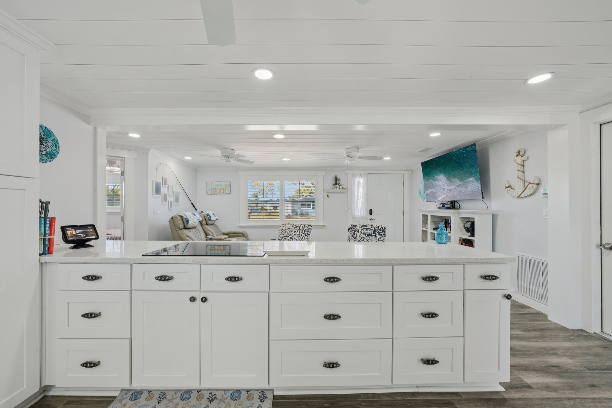 Leslie Dr-S2402-027.jpg