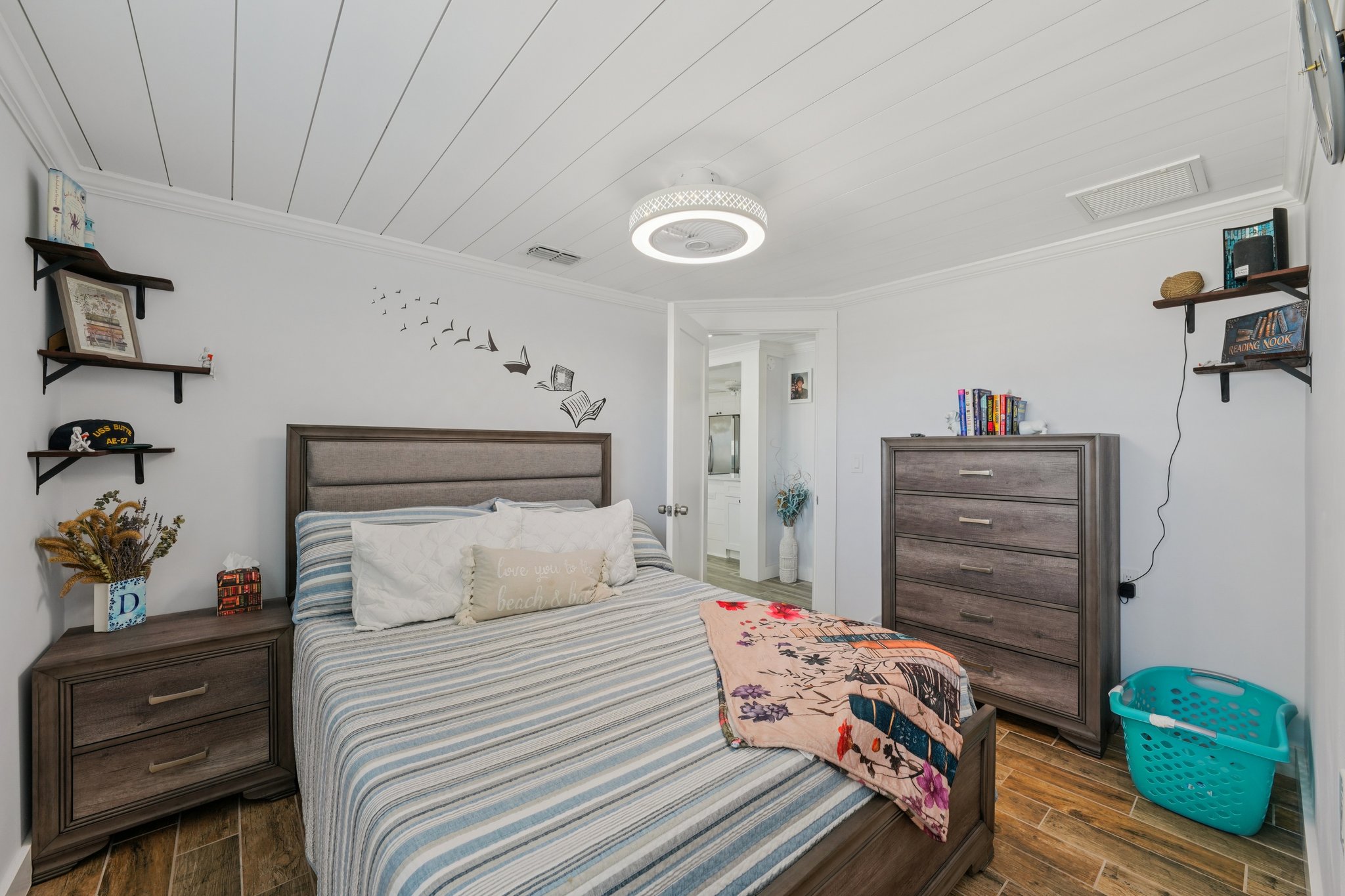 Leslie Dr-S2402-042.jpg