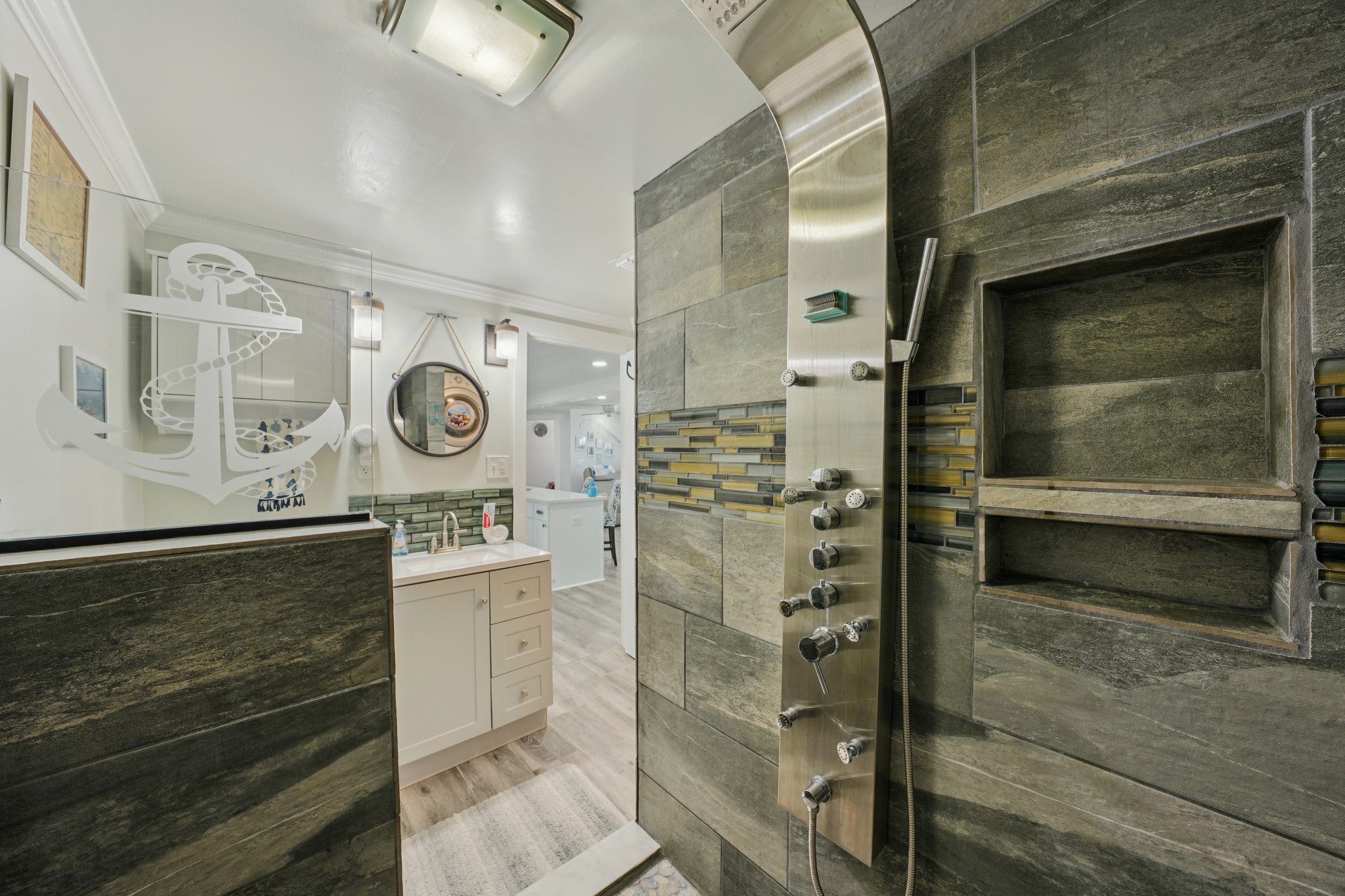 Leslie Dr-S2402-049.jpg