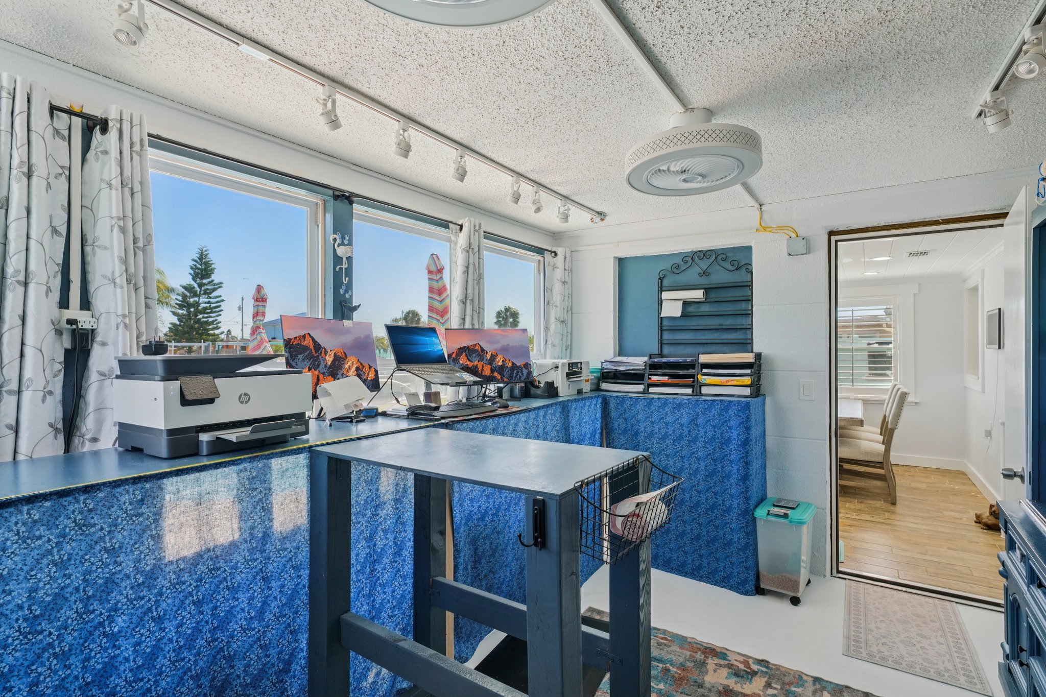 Leslie Dr-S2402-052.jpg