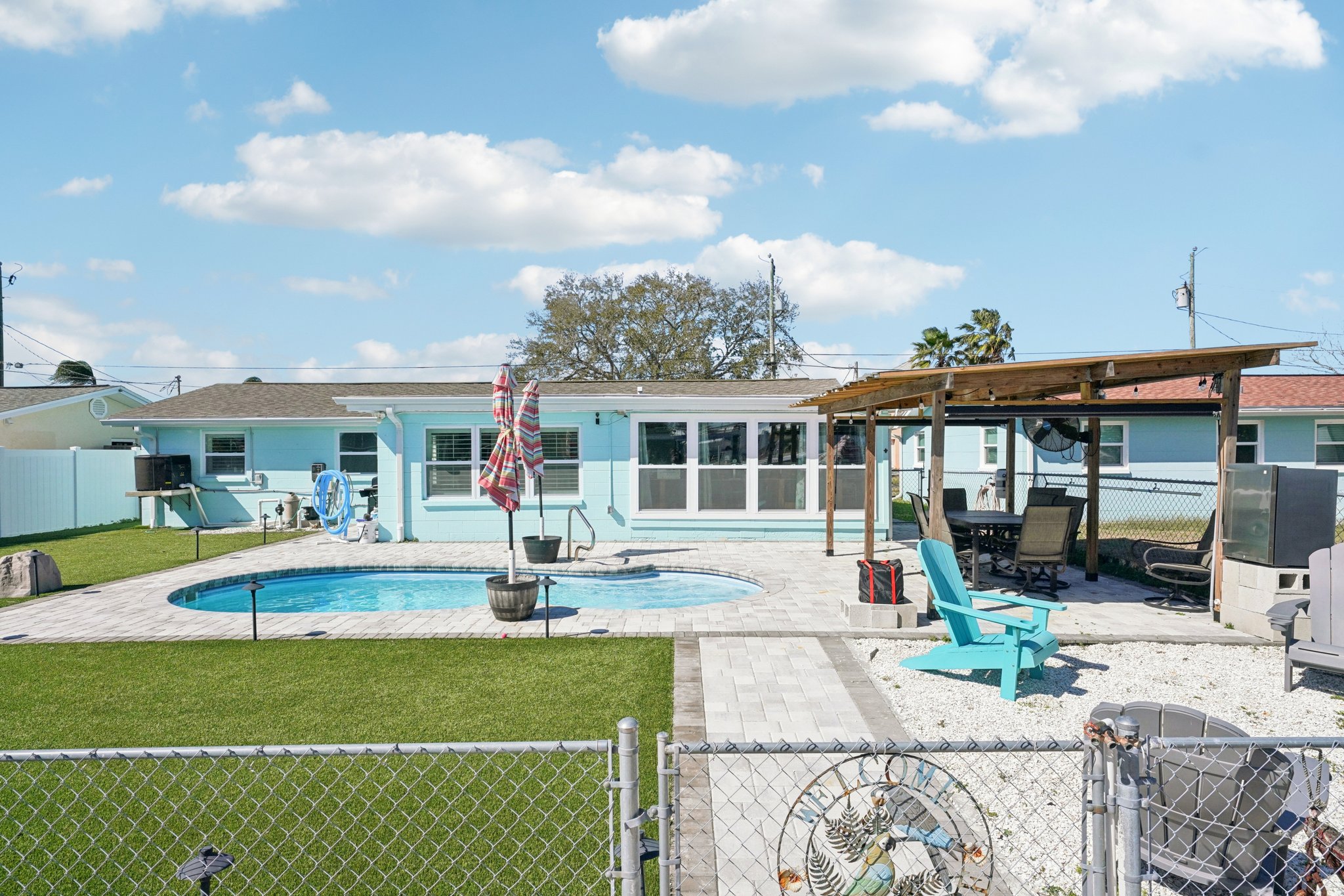 Leslie Dr-S2402-065.jpg