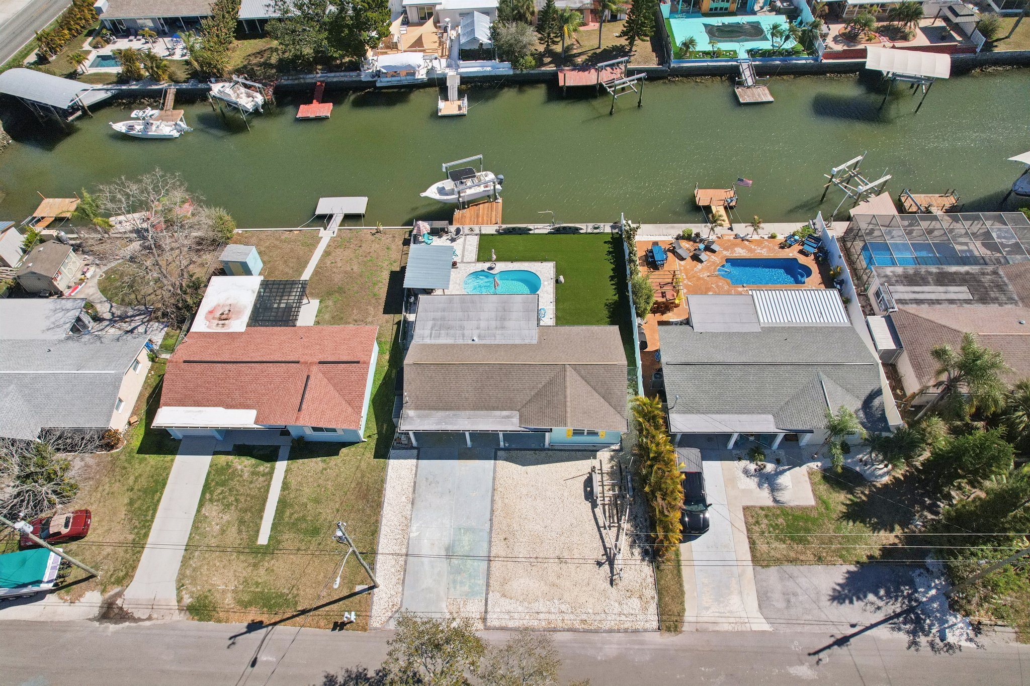 Leslie Dr-S2402-070.jpg