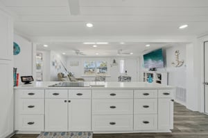 Leslie Dr-S2402-027.jpg