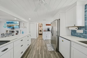 Leslie Dr-S2402-029.jpg