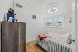 Leslie Dr-S2402-043.jpg