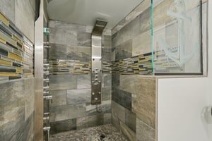 Leslie Dr-S2402-048.jpg