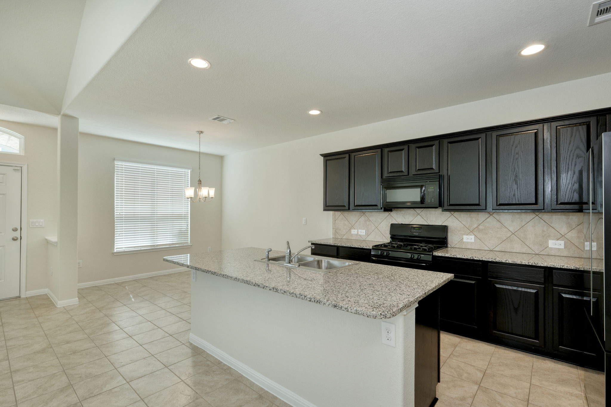 Kitchen/Dining Area