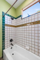 Bathroom 2 (2)