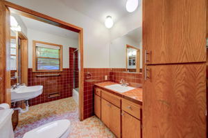 Bathroom Main Floor