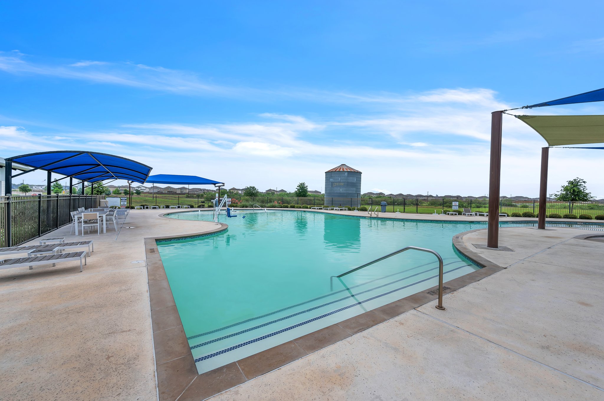  Photo 32