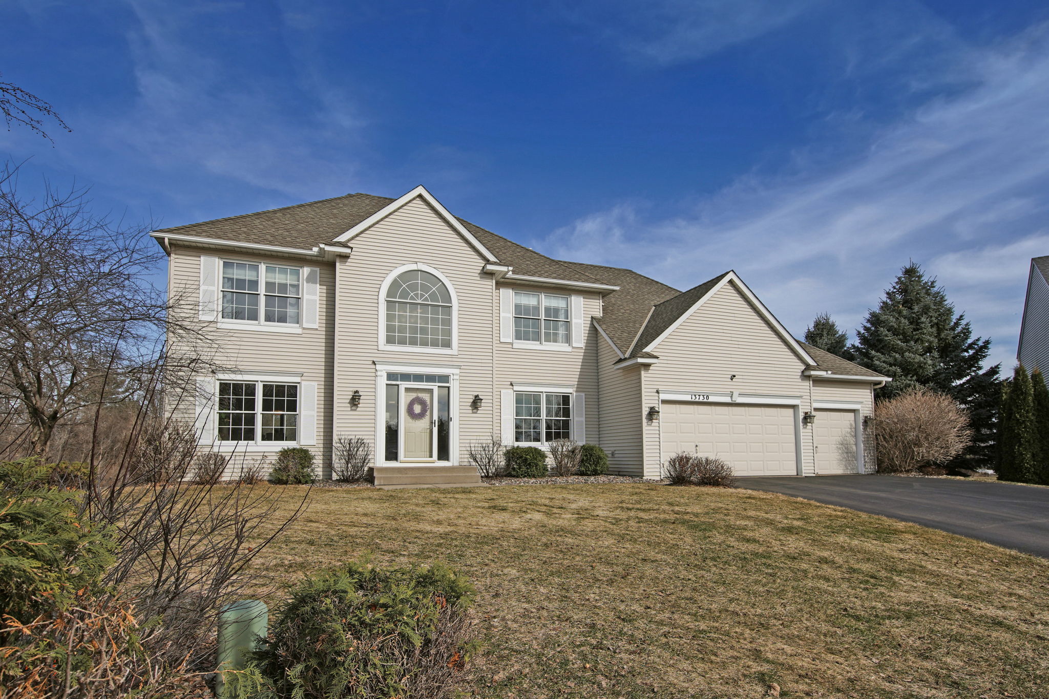 13730 Fawn Ridge Ct, Apple Valley, MN 55124 Mint Real Estate Photography