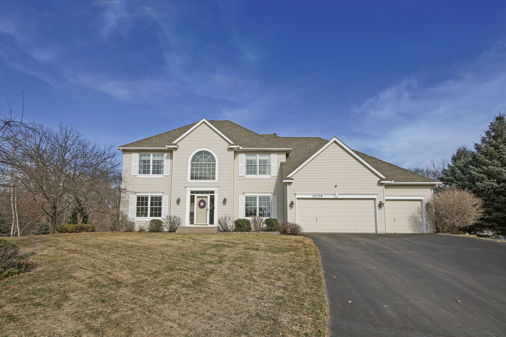 13730 Fawn Ridge Ct, Apple Valley, MN 55124 Mint Real Estate Photography