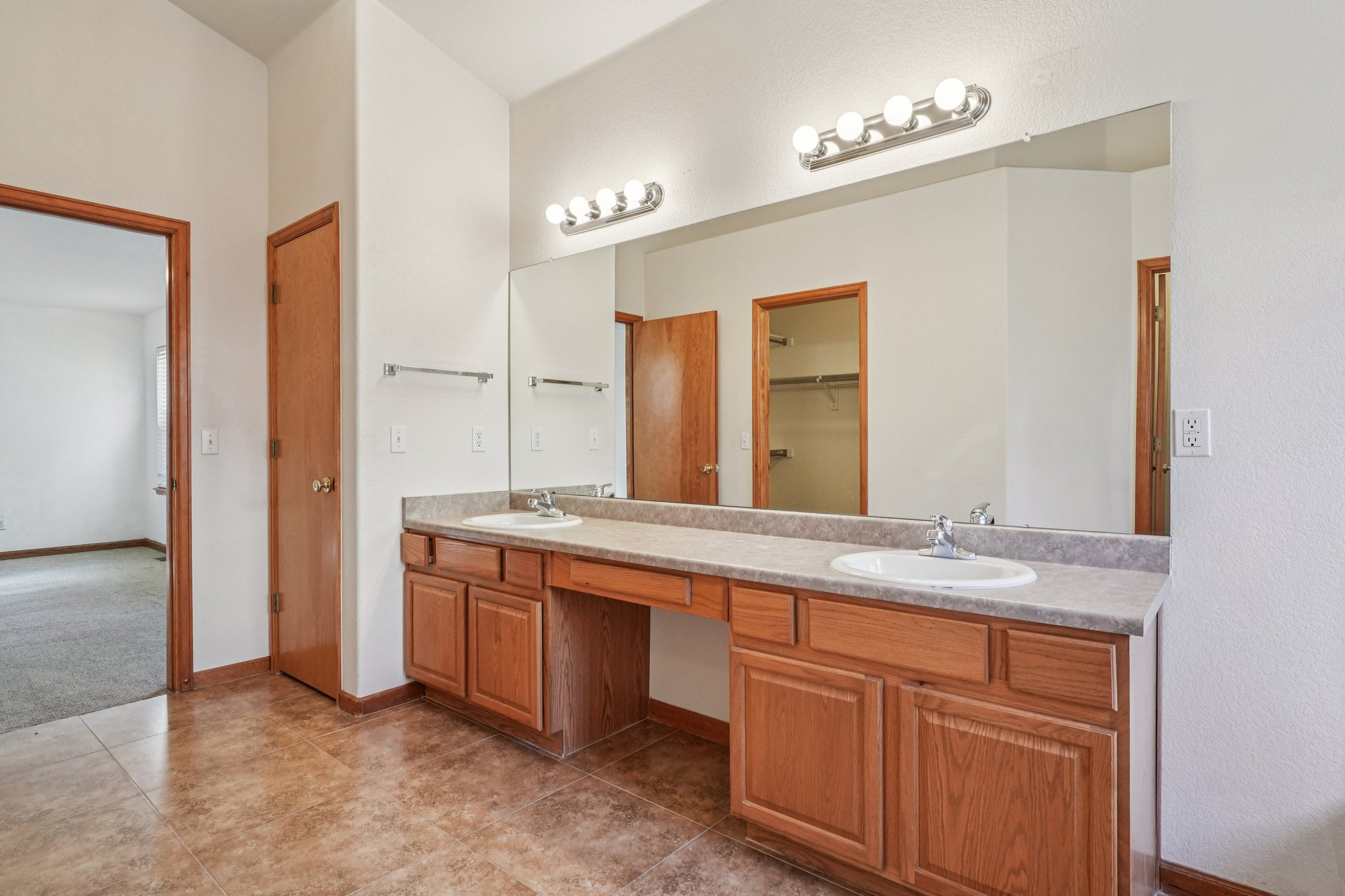 Steele Ct-S2201-028.jpg