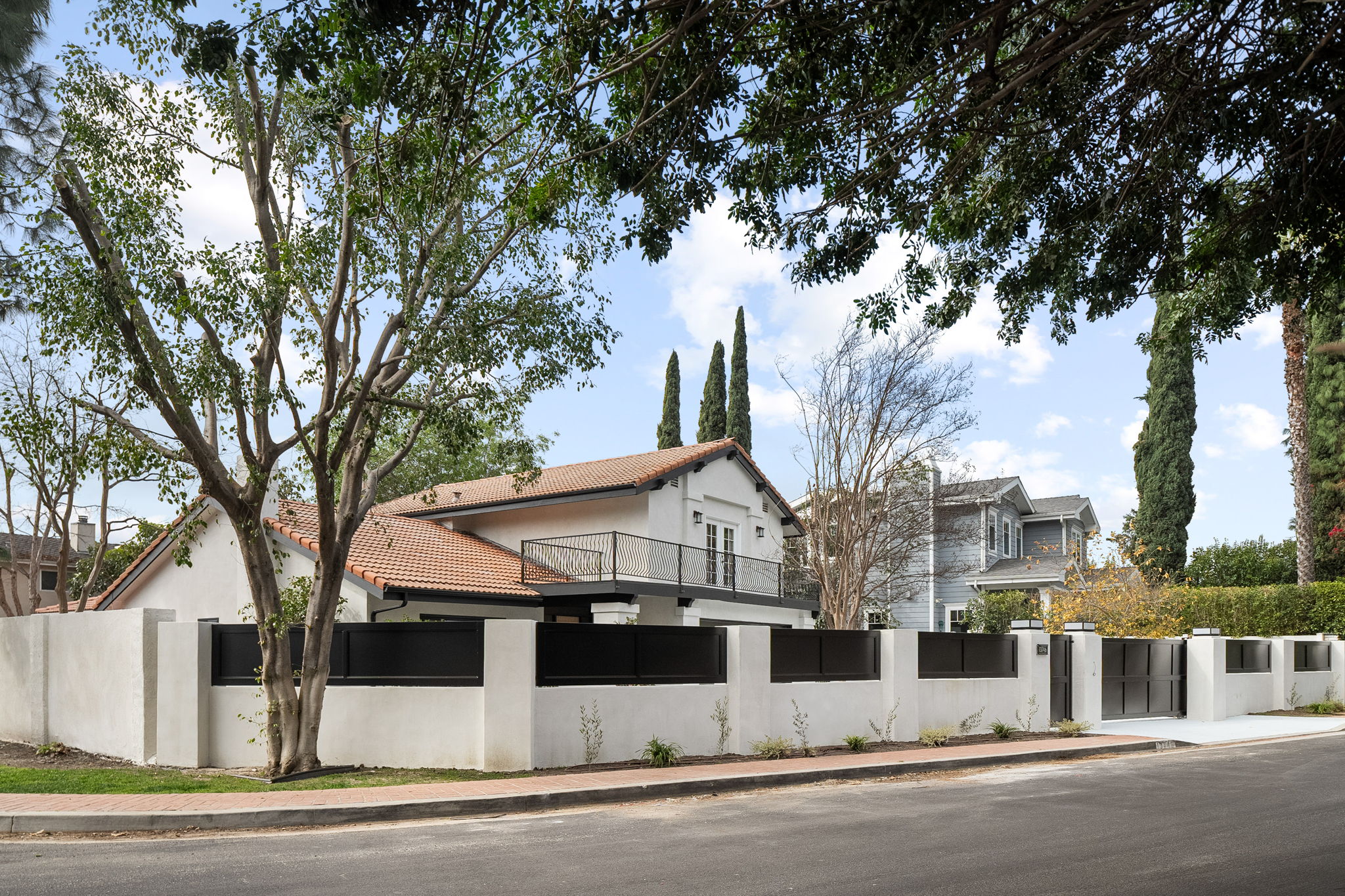 13746 Valleyheart Drive-3