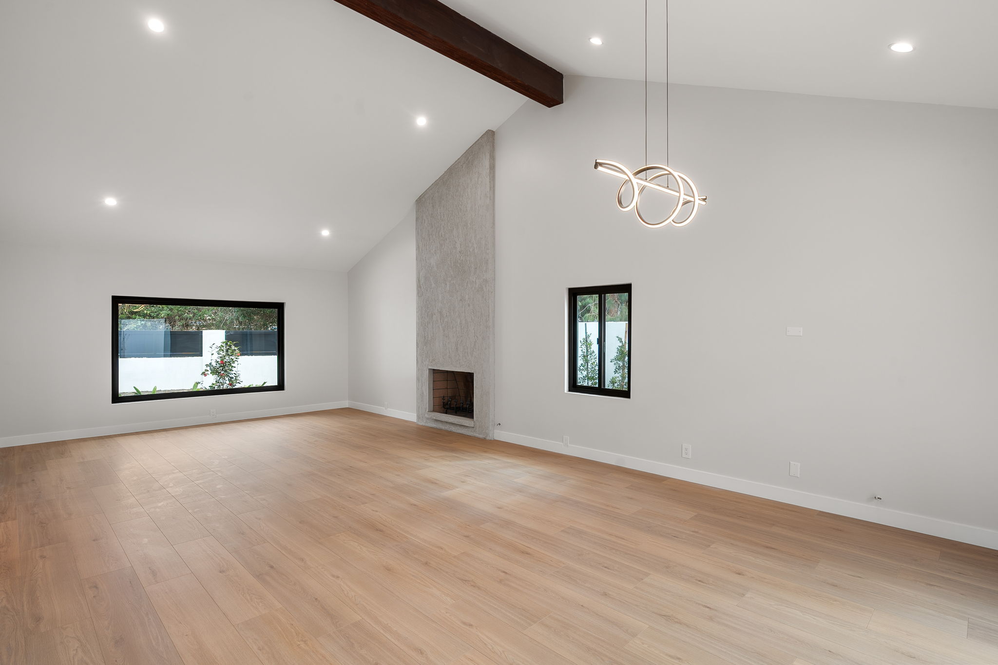 13746 Valleyheart Drive-20