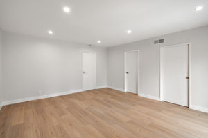 13746 Valleyheart Drive-32