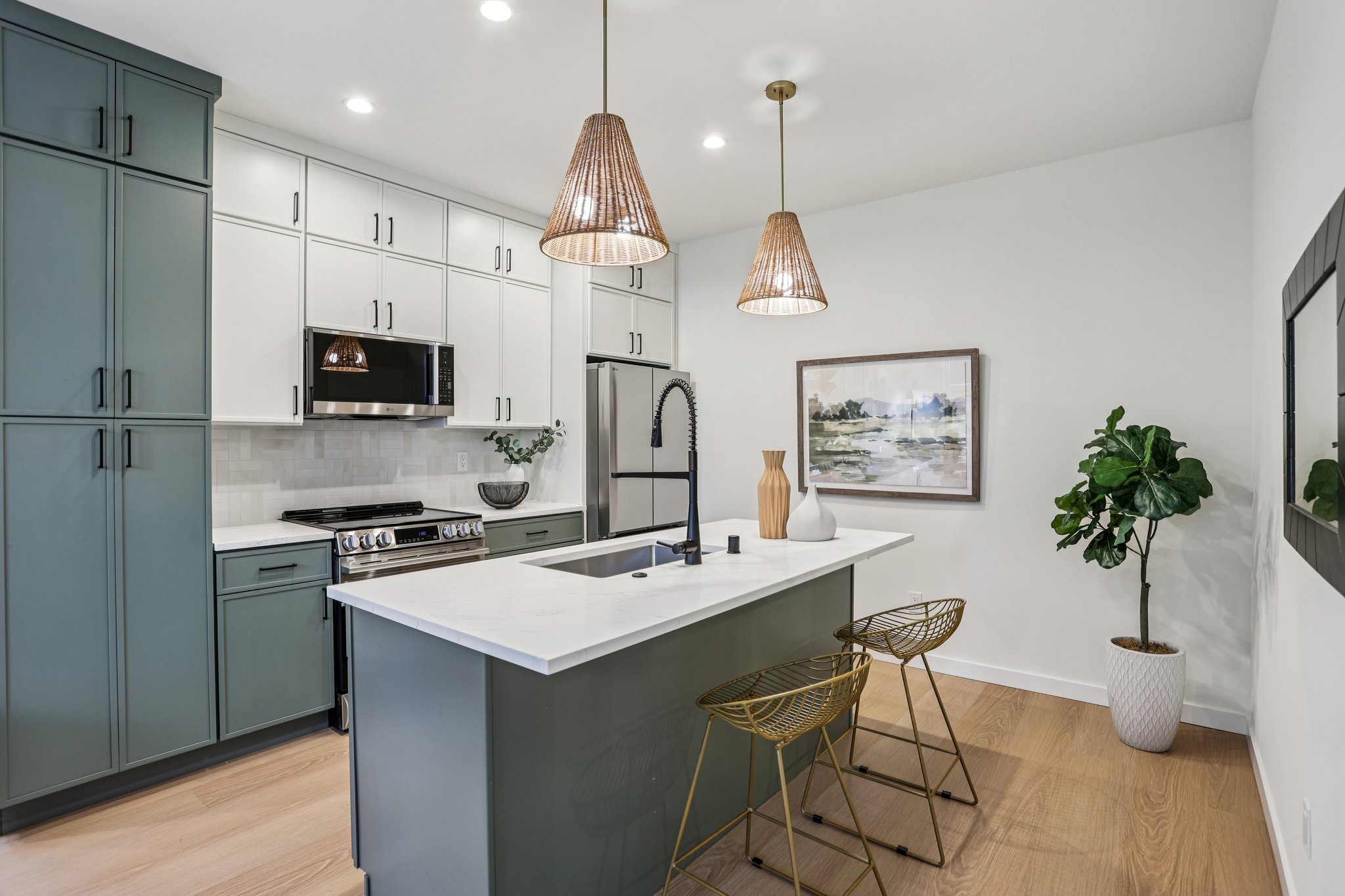 Stone Ave N-S2011-008.jpg