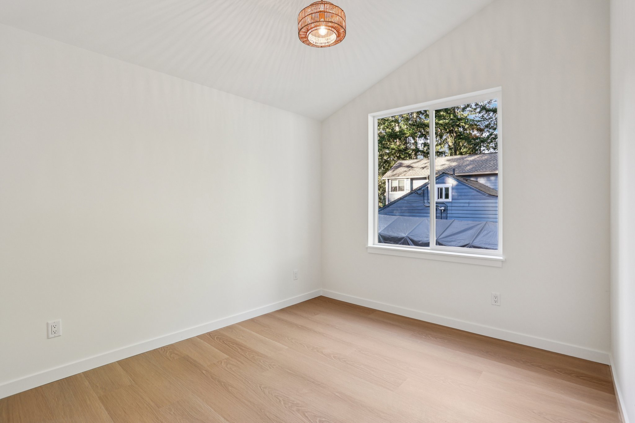 Stone Ave N-S2011-016.jpg