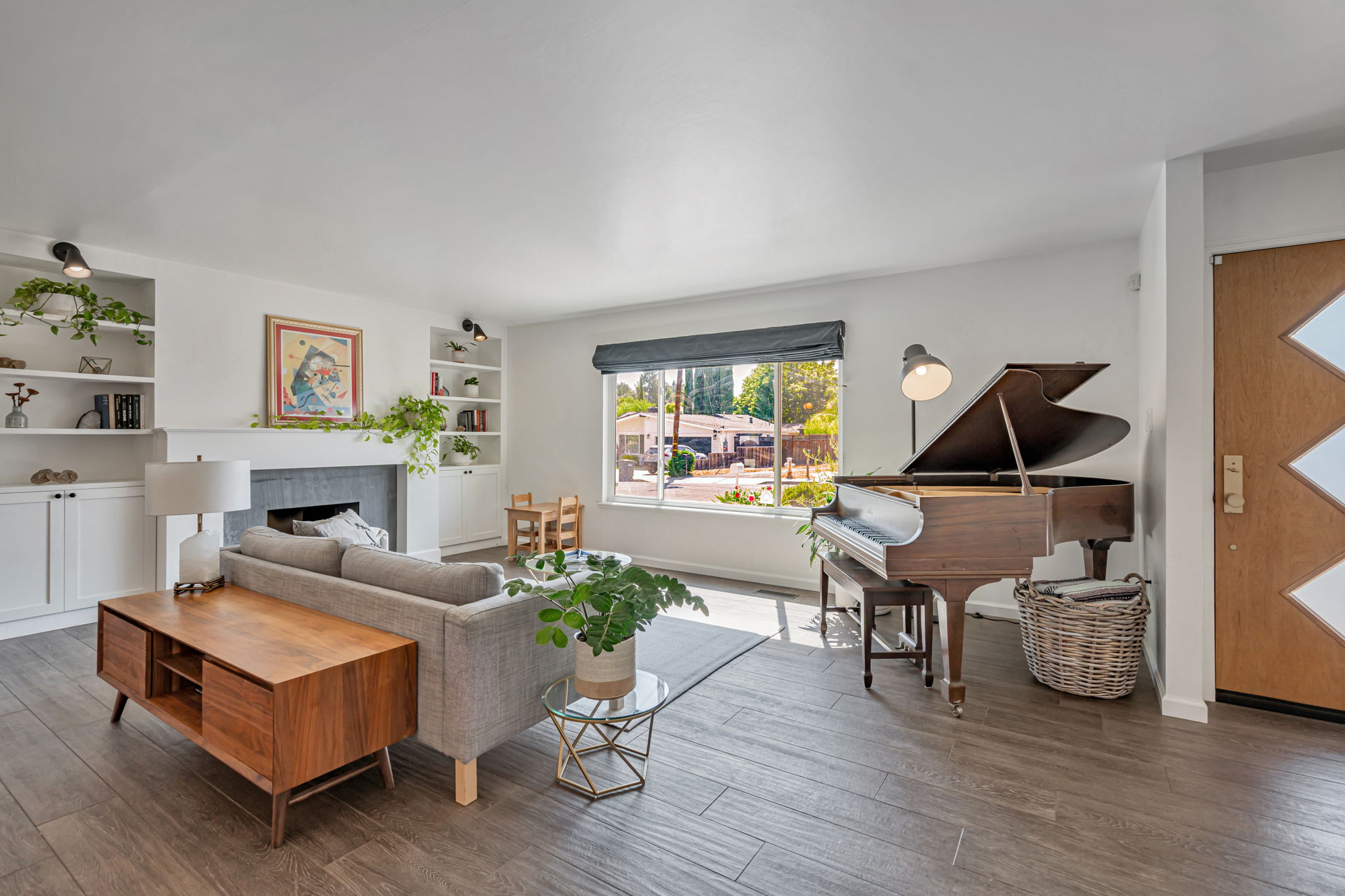 010_1376 Rosal Ln