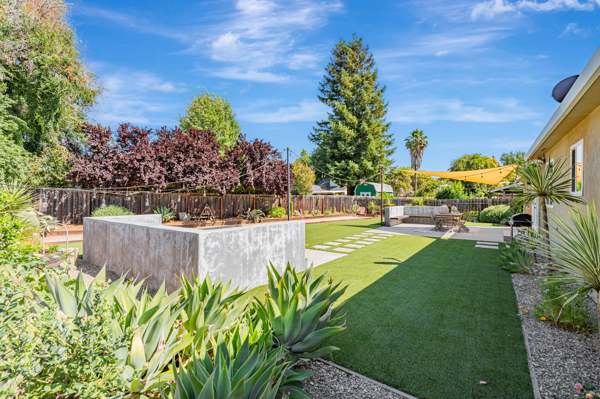 035_1376 Rosal Ln