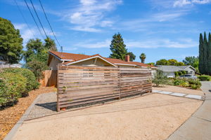 002_1376 Rosal Ln