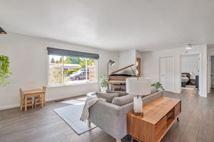 008_1376 Rosal Ln