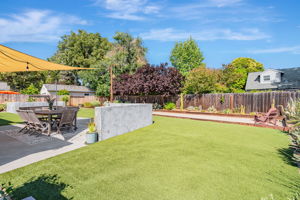 033_1376 Rosal Ln