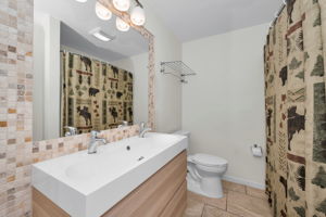 Bathroom2