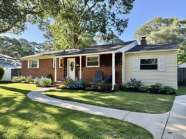 Pristine & Move-In Ready.