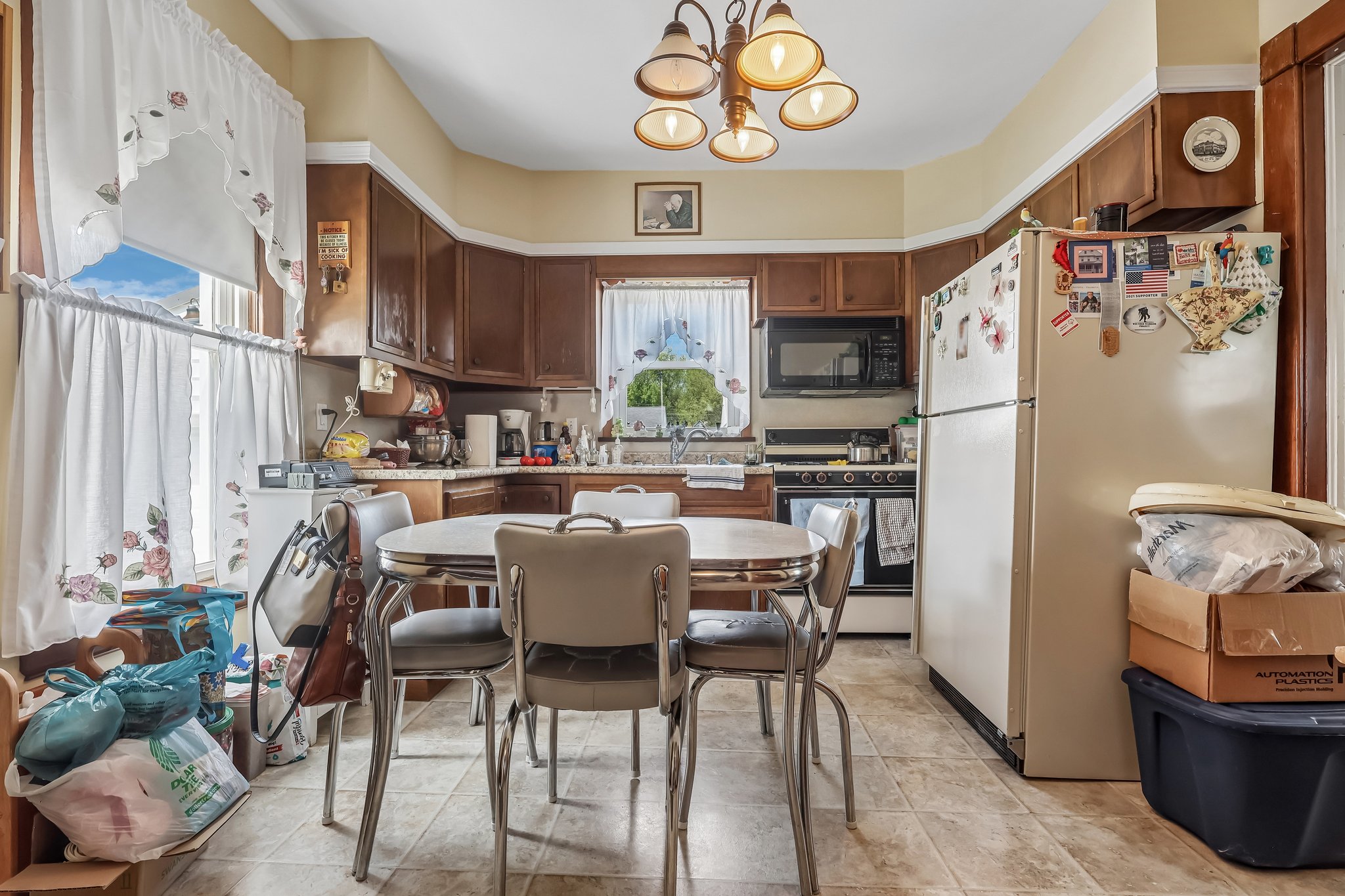 E 28th St-S2504-009.jpg