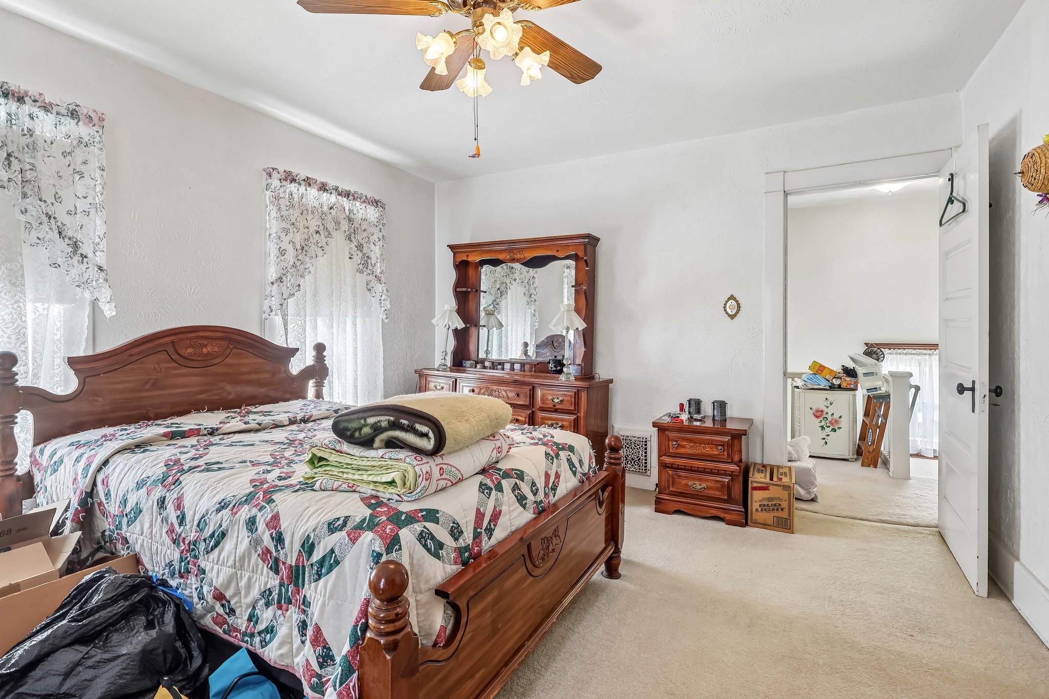 E 28th St-S2504-018.jpg