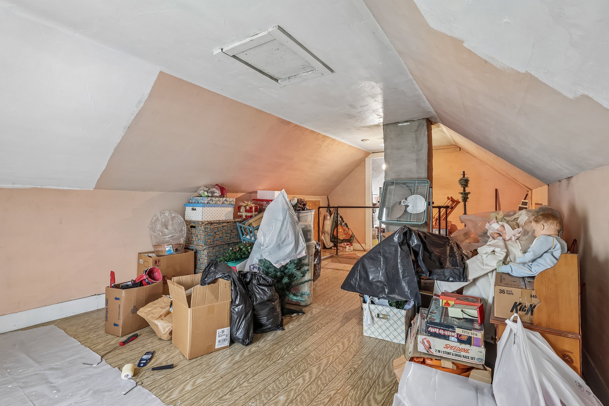 E 28th St-S2504-021.jpg