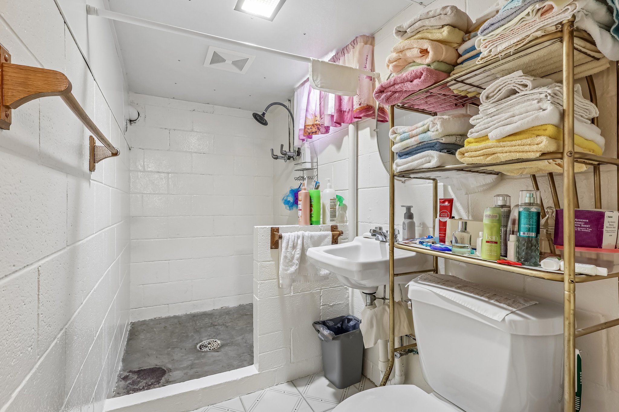 E 28th St-S2504-024.jpg