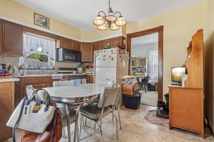 E 28th St-S2504-008.jpg