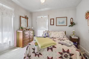 E 28th St-S2504-013.jpg