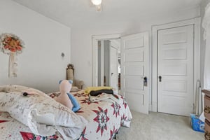 E 28th St-S2504-015.jpg