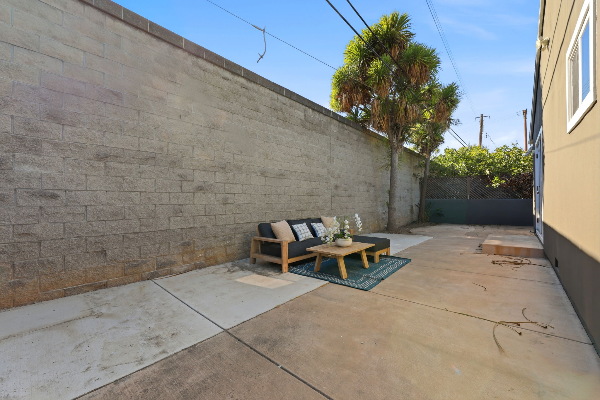 042_F8_1377 San Juan Ave
