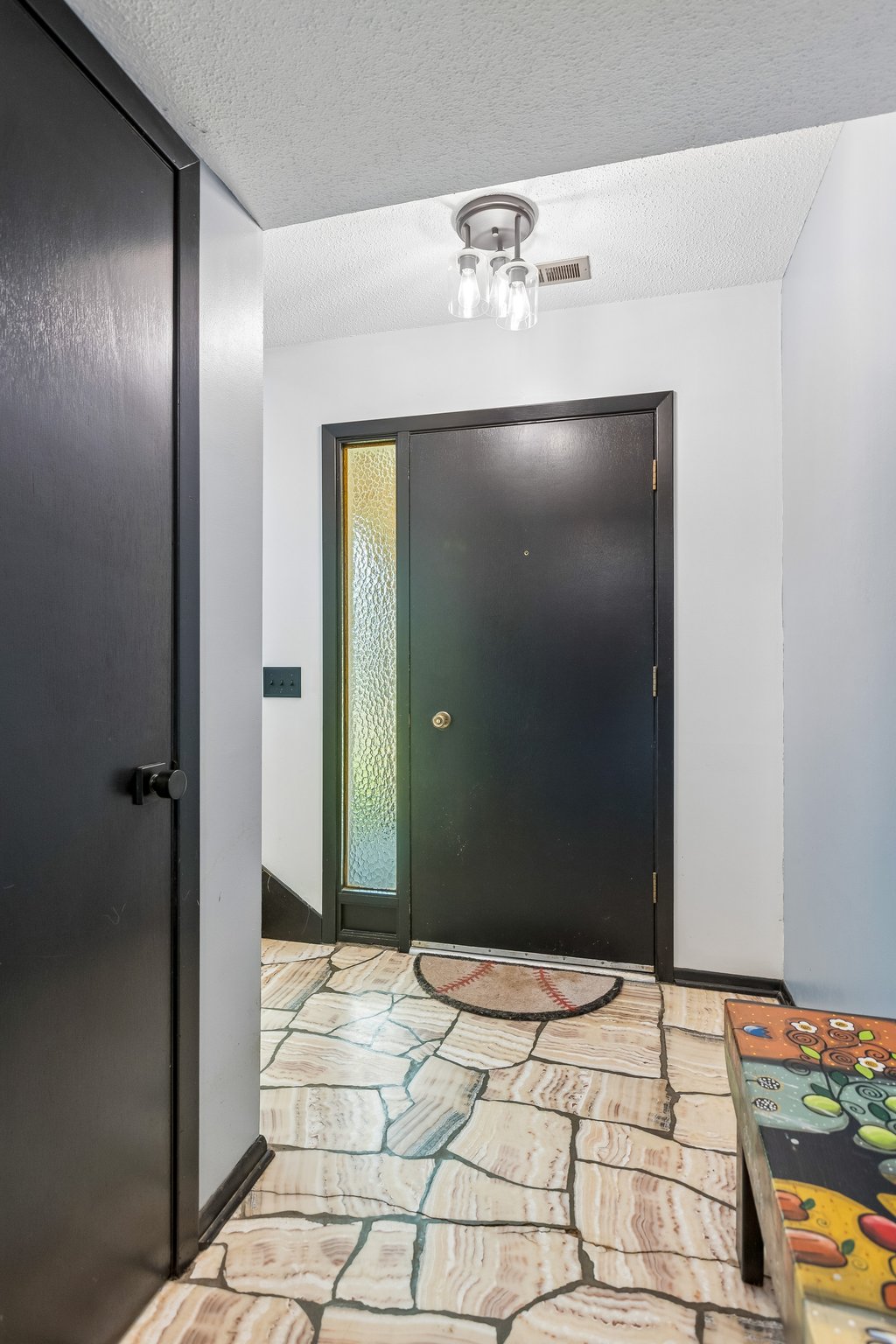  13778 Pierce St - 003.jpg