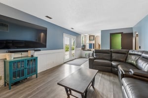  13778 Pierce St - 006.jpg