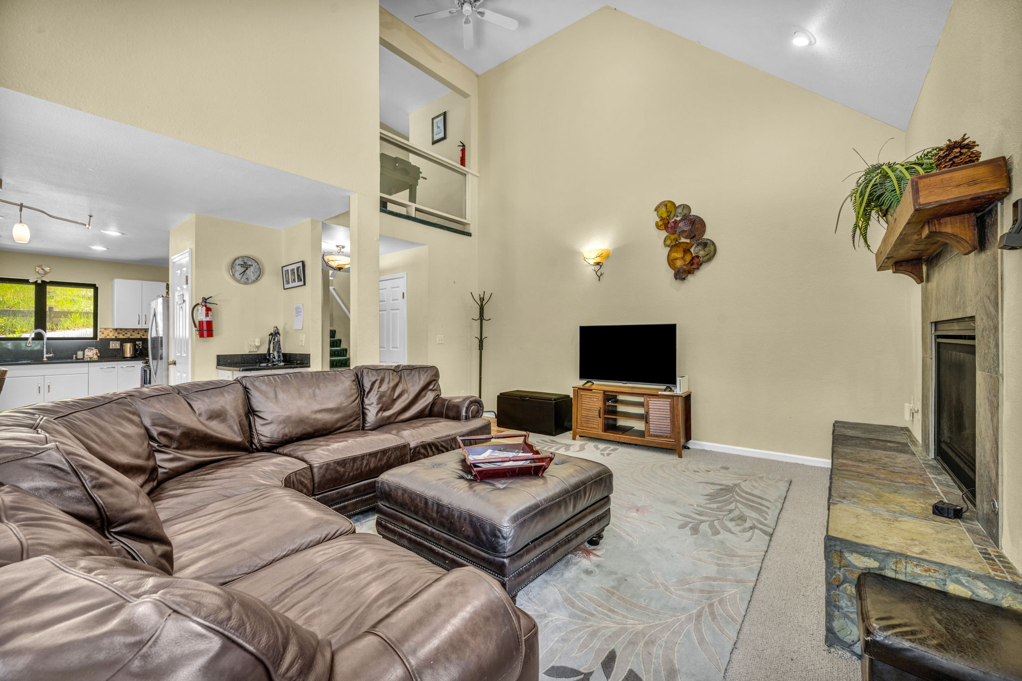 13784 Pathway Ave_32