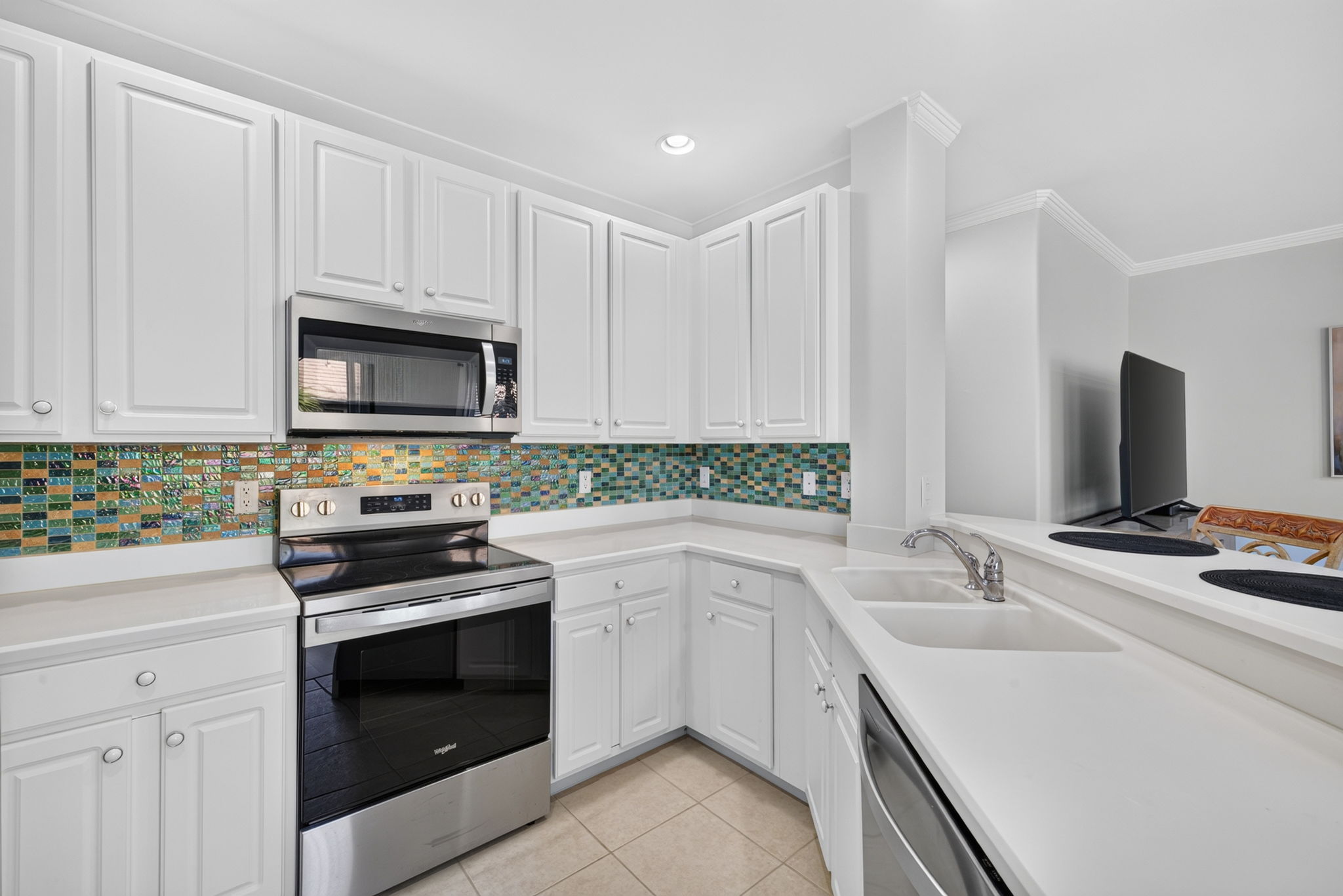 Kitchen 1 of 2