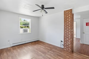 _M8A2119 furniture removed.jpeg